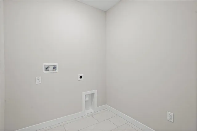 $409,950 | 408 Woodview Drive, Raymore, MO 64083