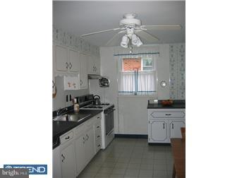 923 Rocklynn Road Springfield, PA 19064 - Photo 10 of 12 Kitchen