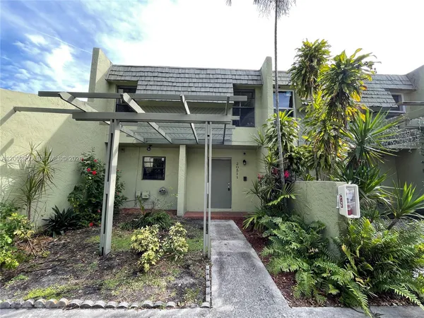 $2,750 | 20511 Northwest 15th Avenue, Unit 4, Miami Gardens, FL 33169