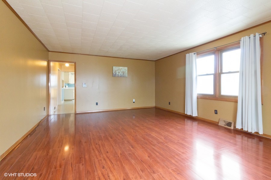 918 1742 Road Ottawa, IL 61350 - Photo 5 of 18 Gallery Image 5