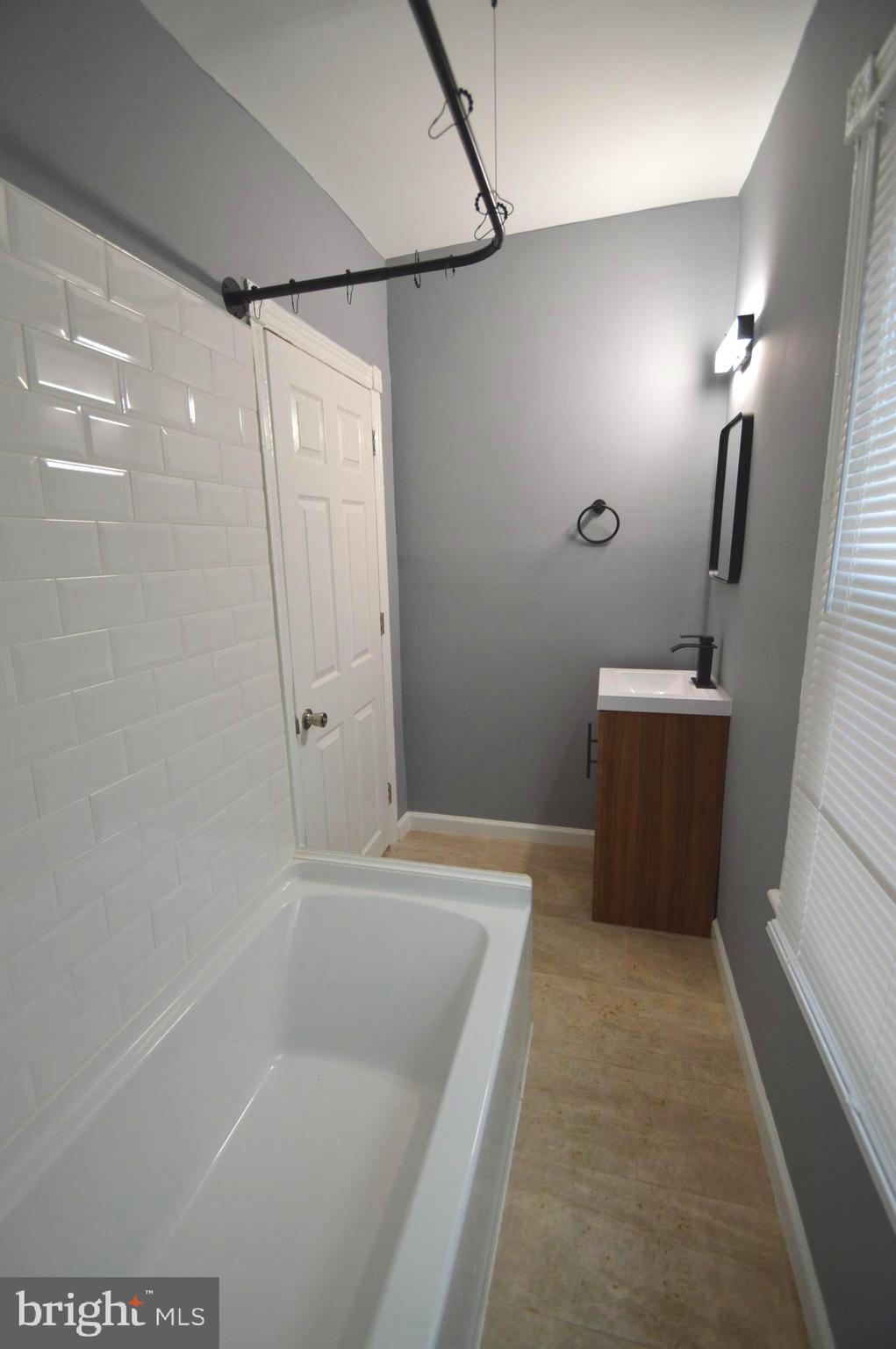 1218 Hanson Street Philadelphia, PA 19143 - Photo 11 of 18