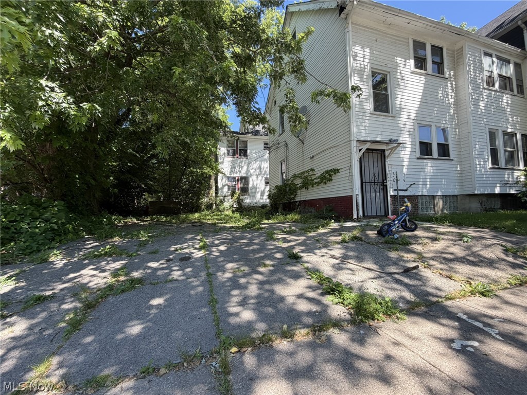 974 Eddy Road Cleveland, OH 44108 - Photo 41 of 48
