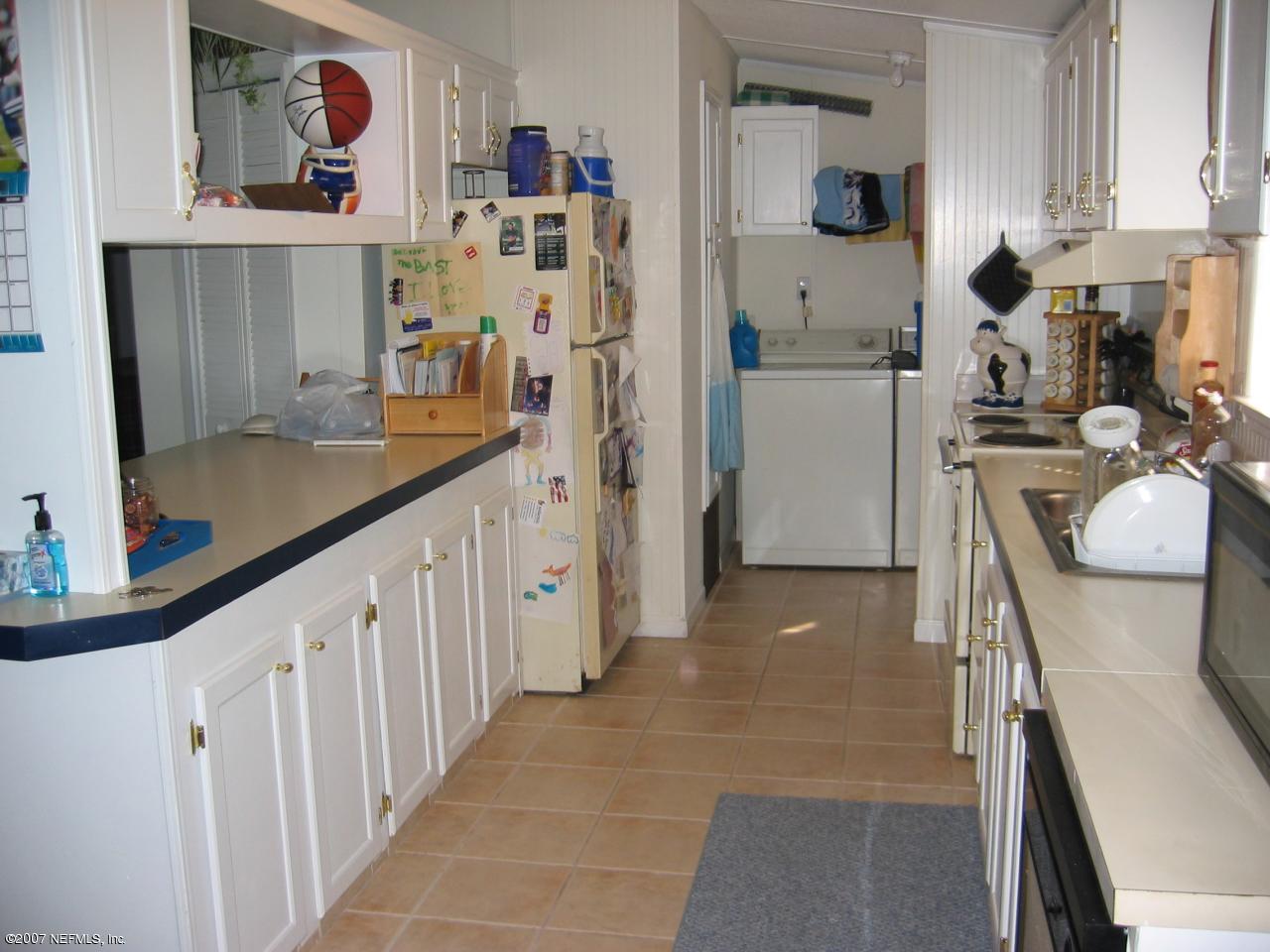13700 Chauny Road Jacksonville, FL 32224 - Photo 4 of 15 kitchen