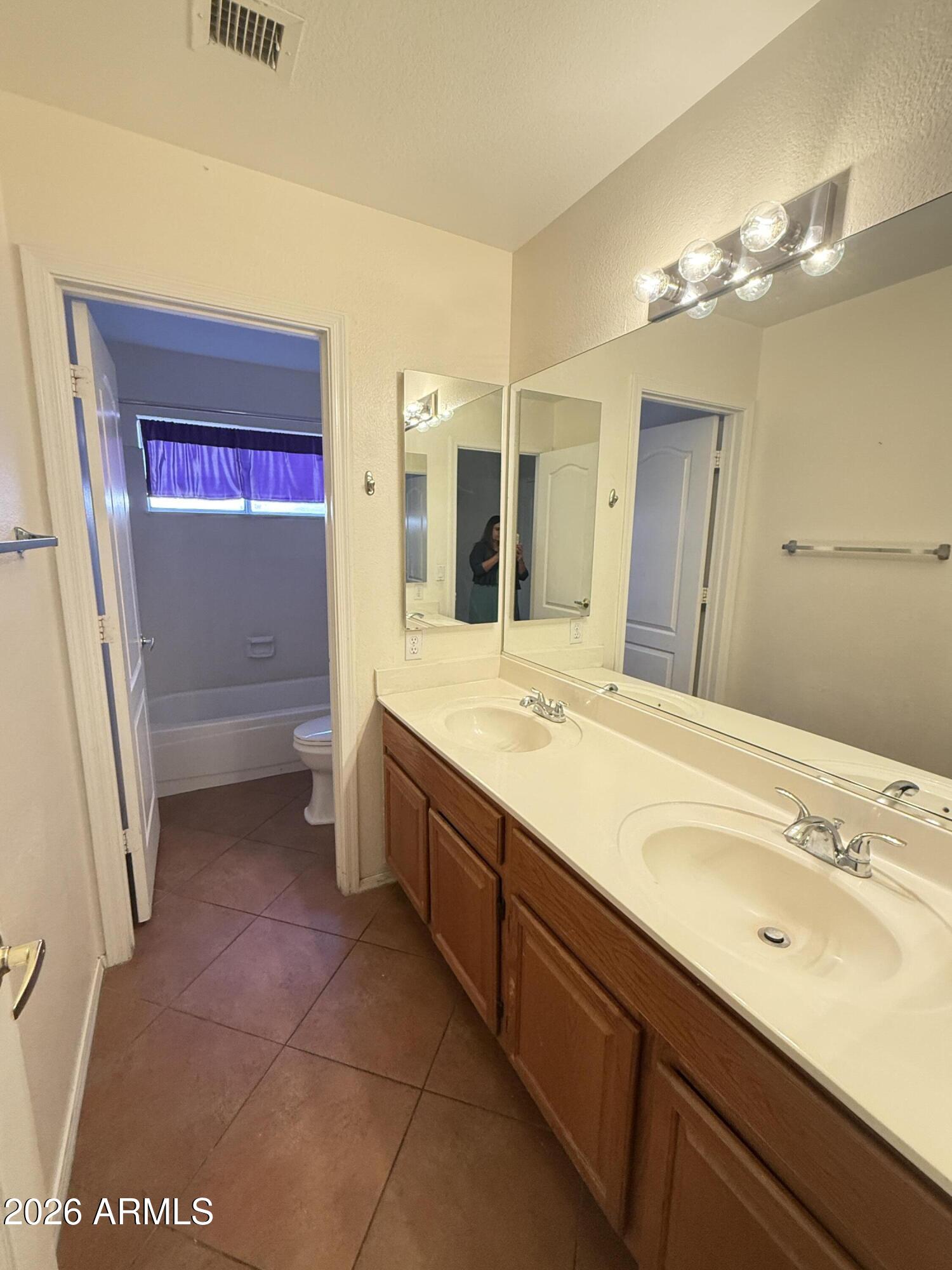 844 North Granite Street Gilbert, AZ 85234 - Photo 8 of 20 IMG_2991
