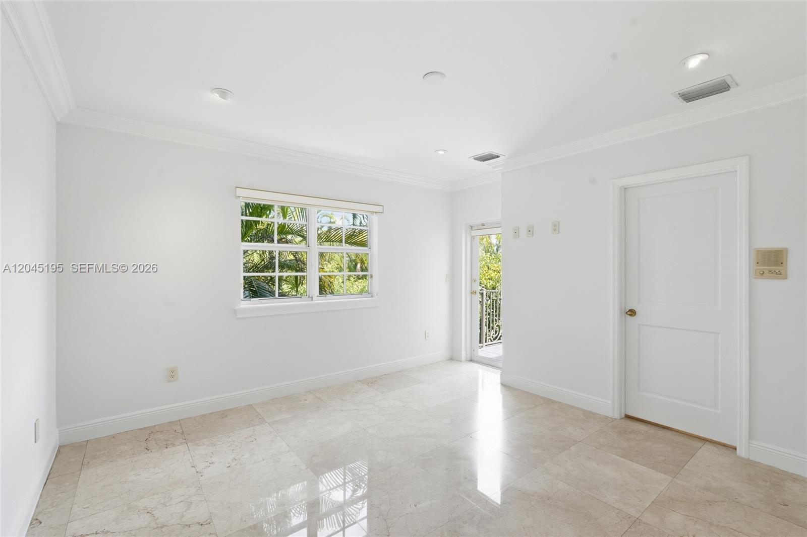 592 Fernwood Road, Unit B Key Biscayne, FL 33149 - Photo 16 of 36 Gallery Image 16
