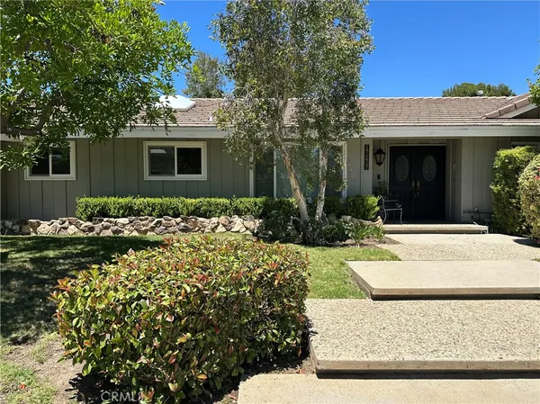 $1,595,000 | 17177 Superior Street, Northridge, CA 91325