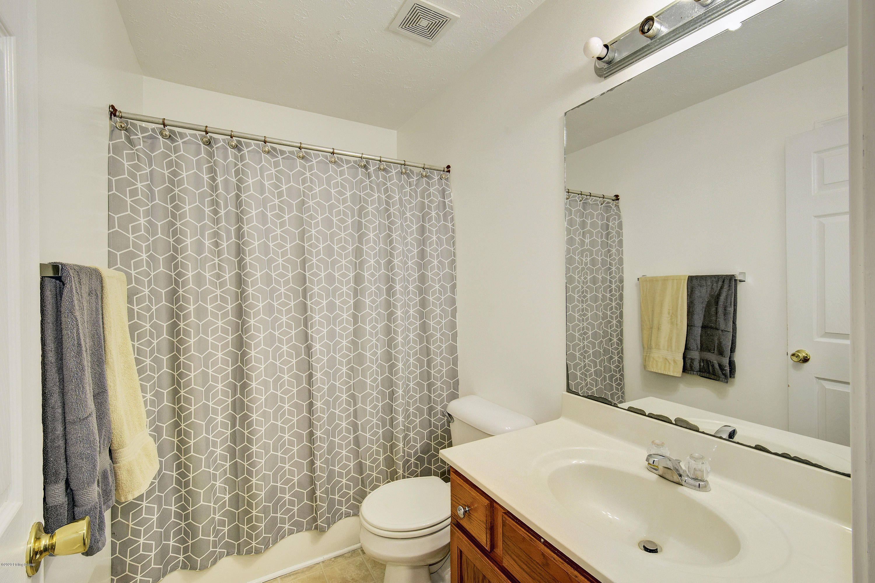 6902 Barbrook Road Louisville, KY 40258 - Photo 21 of 27 _DSC2342_4_5