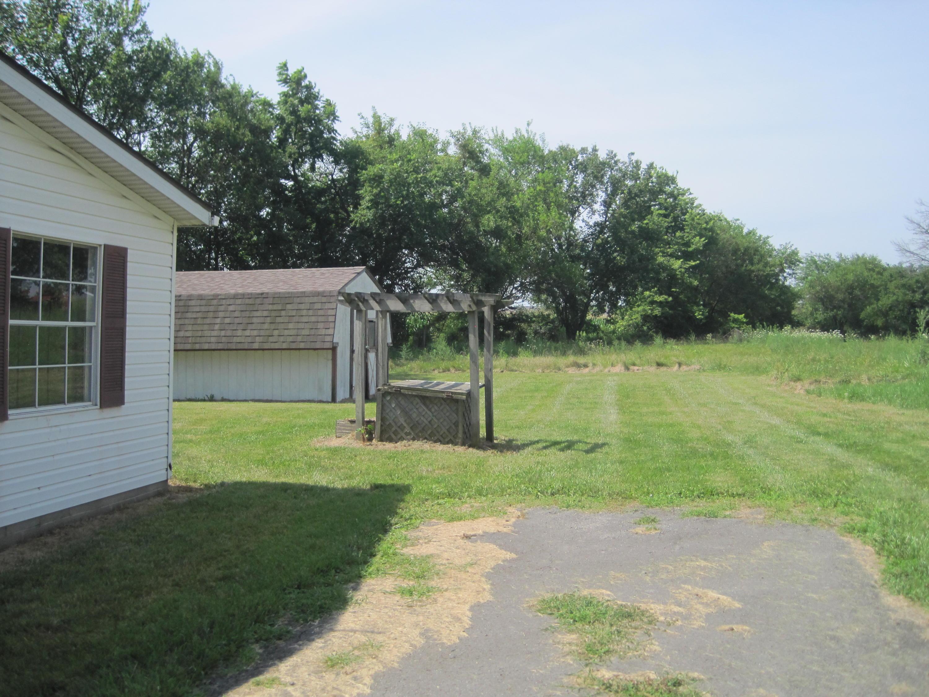 2336 Robinson Road Southeast Washington Court House, OH 43160 - Photo 2 of 21