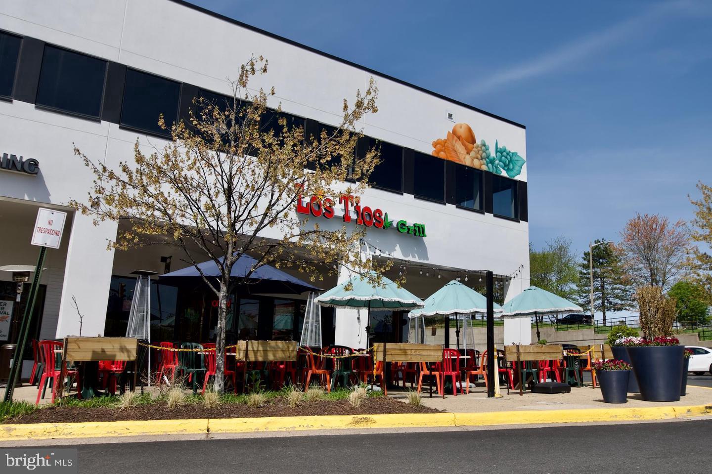 5911 Edsall Road, Unit 608 Alexandria, VA 22304 - Photo 36 of 42 Restaurant
