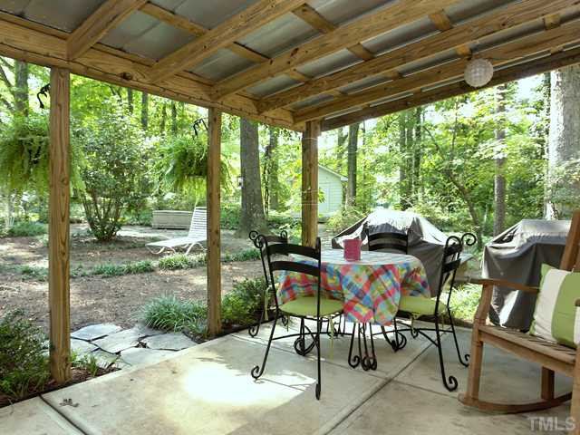 911 Runnymede Road Raleigh, NC 27607 - Photo 21 of 25 Patio/Deck