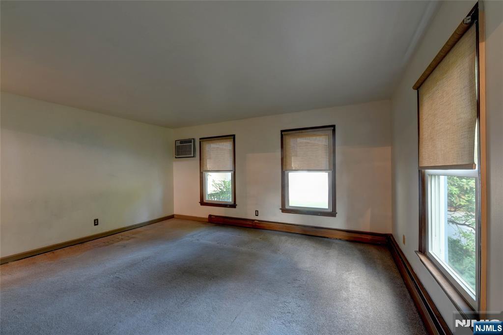 39 Sunset Road Pompton Plains, NJ 07444 - Photo 7 of 32 Gallery Image 7