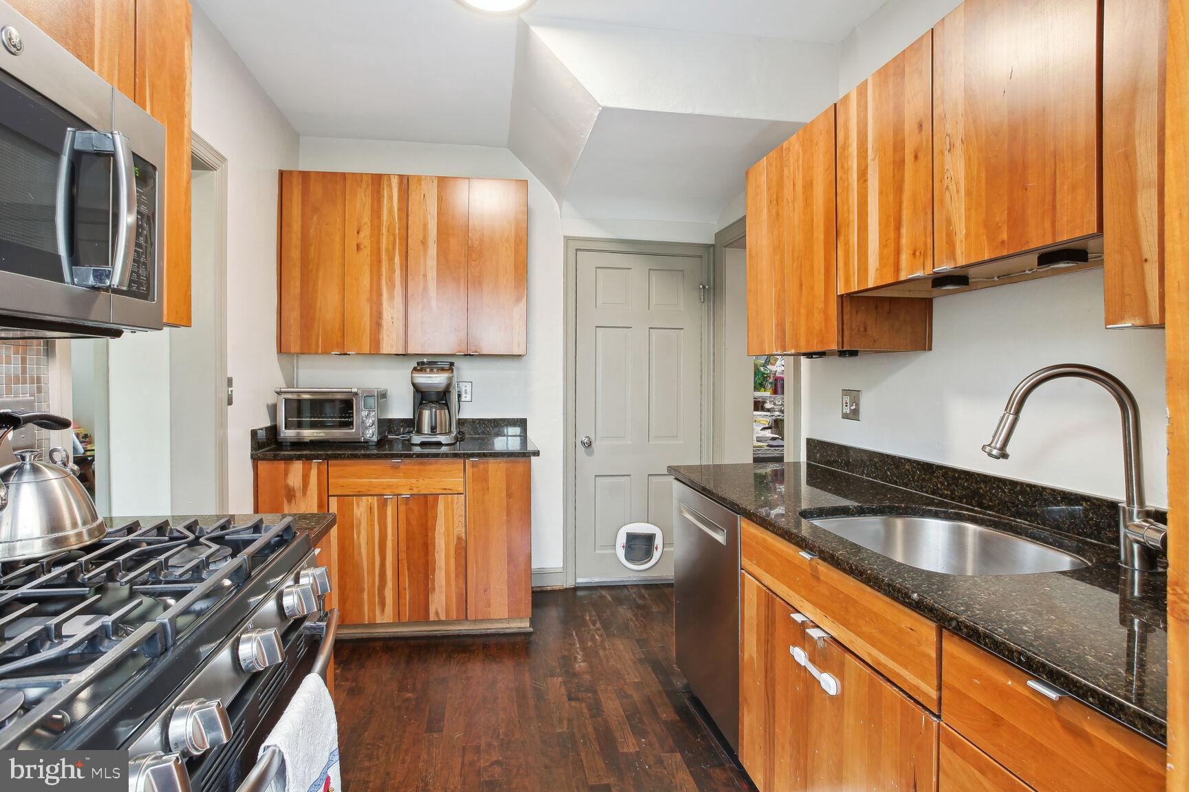 3900 Military Road Northwest Washington, DC 20015 - Photo 11 of 29 Kitchen