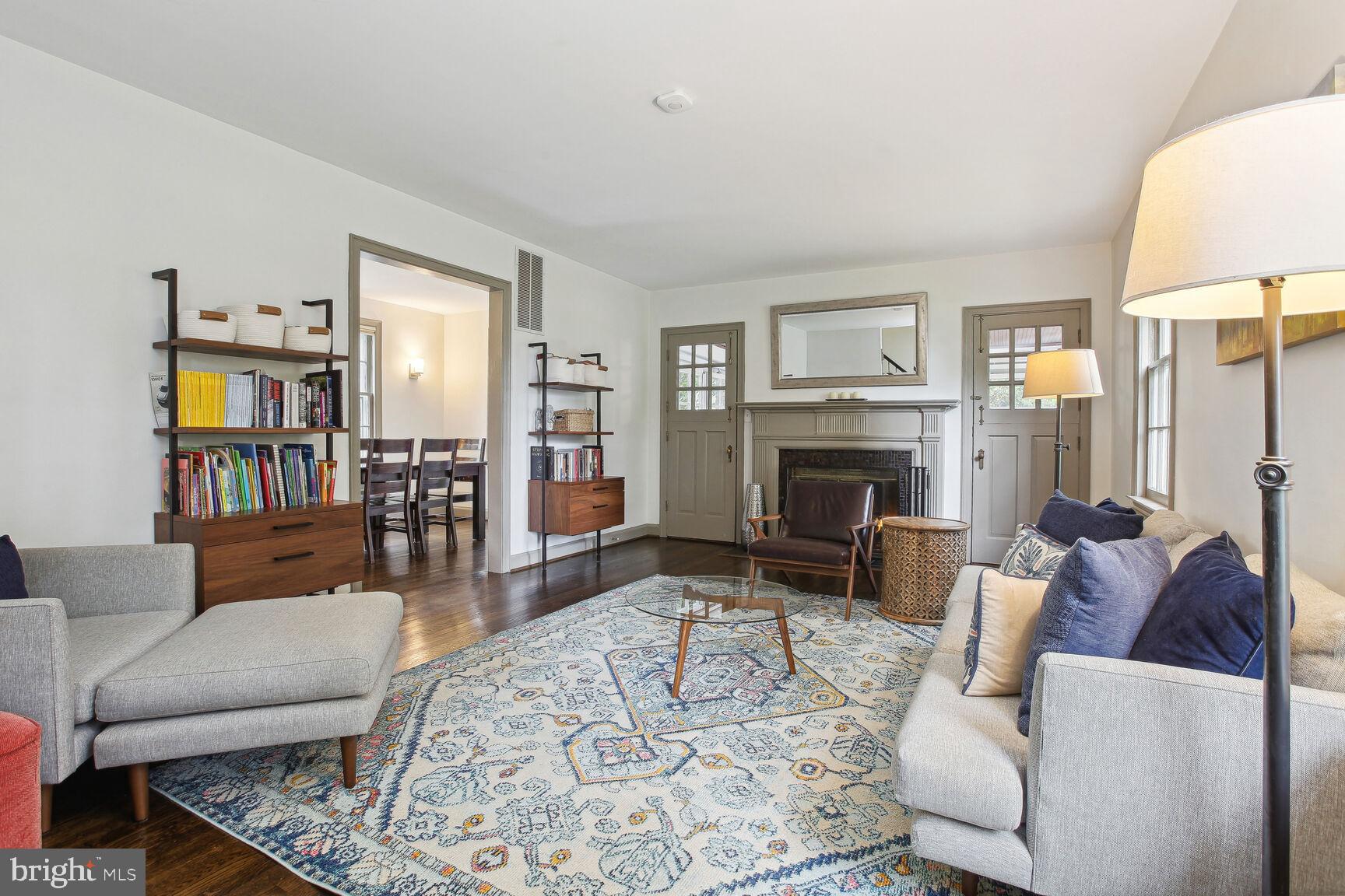 3900 Military Road Northwest Washington, DC 20015 - Photo 4 of 29 Living room