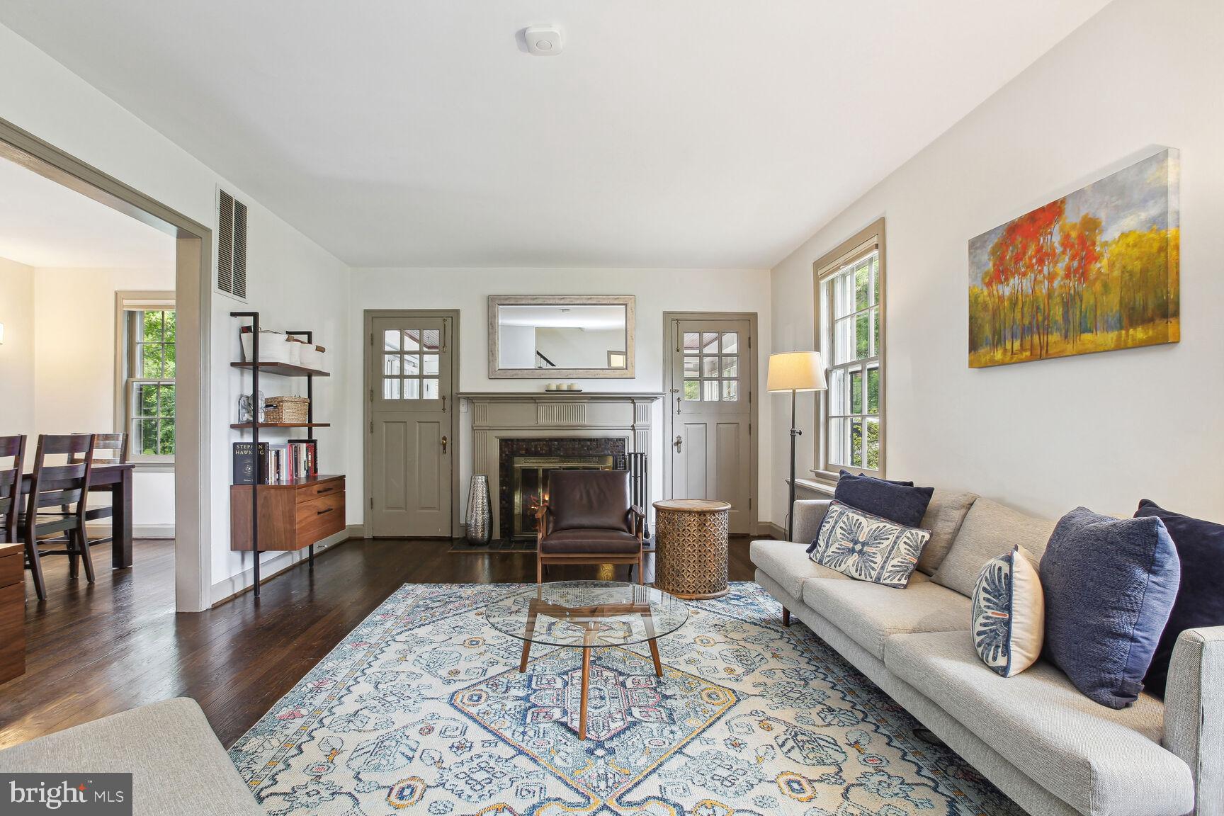 3900 Military Road Northwest Washington, DC 20015 - Photo 5 of 29 LR looking towards Sun Room