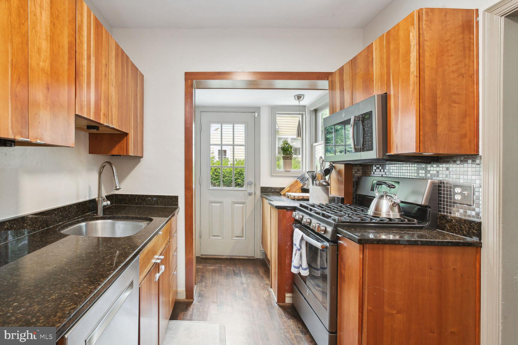 3900 Military Road Northwest Washington, DC 20015 - Photo 9 of 29 Kitchen