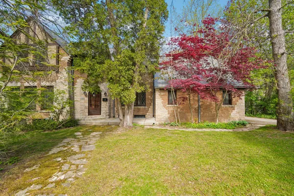 $649,900 | 7027 North Belmont Lane, Fox Point, WI 53217