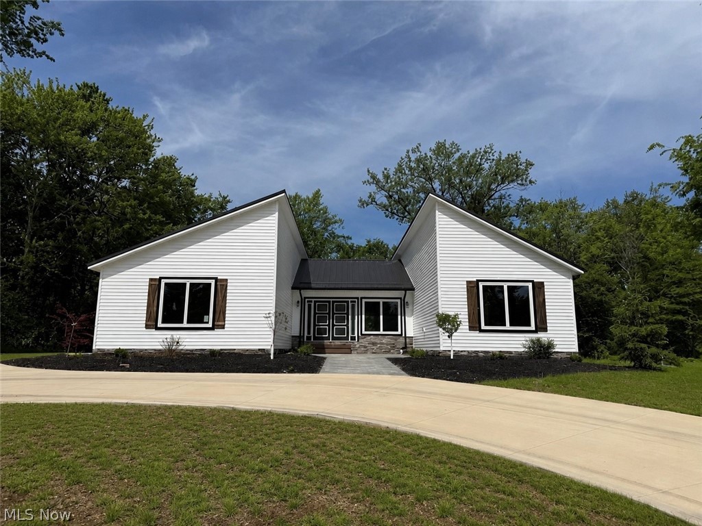 3940 Ellendale Road Chagrin Falls, OH 44022 - Photo 1 of 47 Gallery Image 1