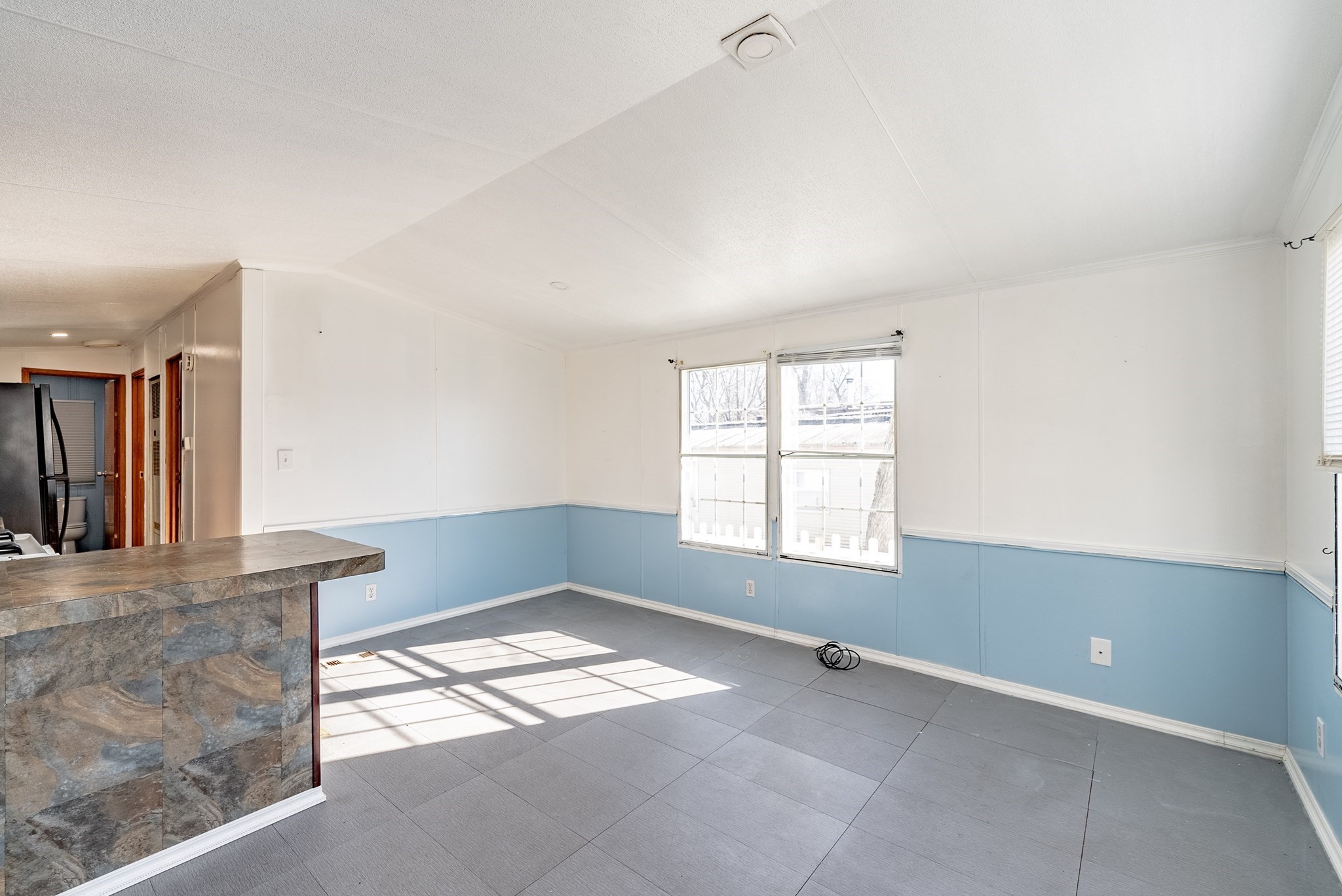 11 Pioneer Way Springfield, MA 01119 - Photo 3 of 18 Gallery Image 3