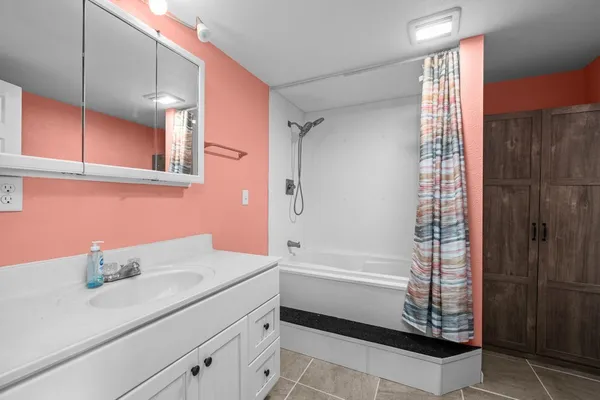 $269,900 | 220 Arcade Street, Maquoketa, IA 52060