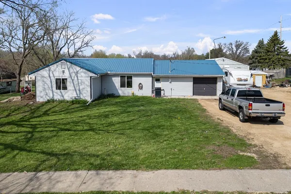 $269,900 | 220 Arcade Street, Maquoketa, IA 52060