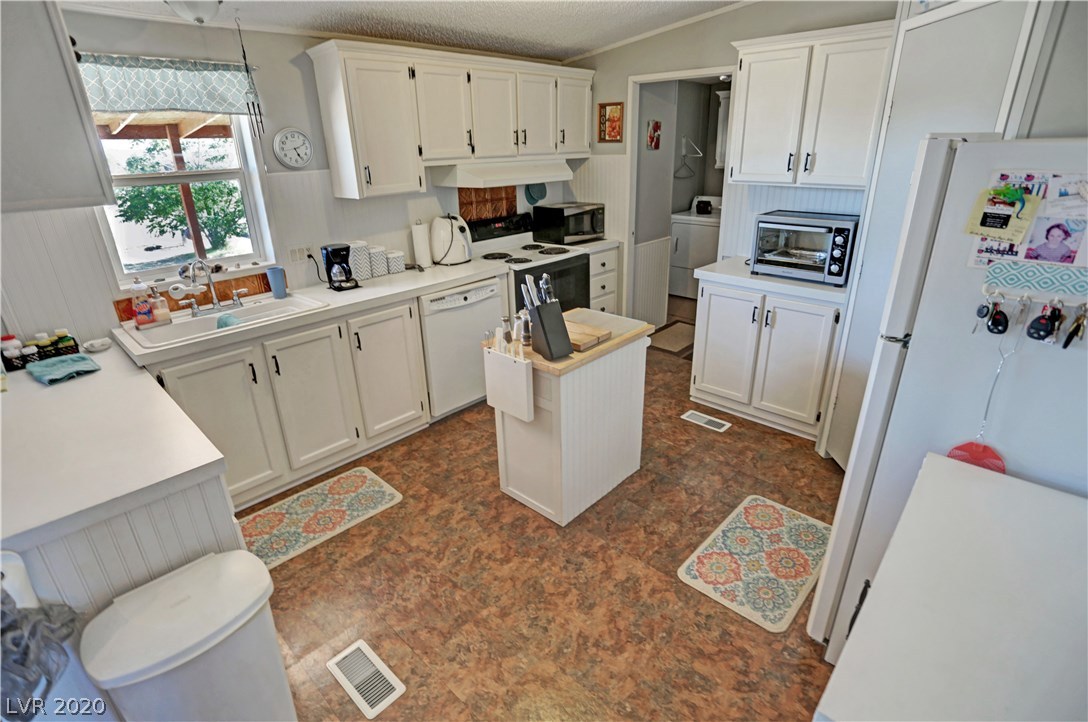 3701 Horn Road Pahrump, NV 89048 - Photo 11 of 36 Gallery Image 11