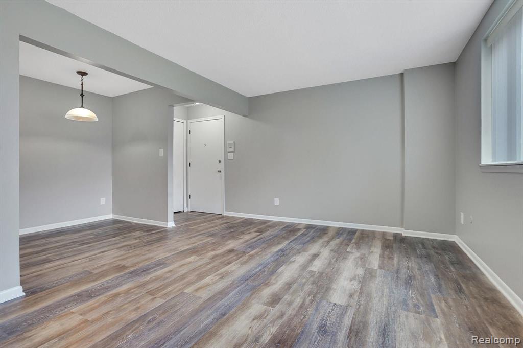 1627 South Riverside Avenue, Unit 4 St. Clair, MI 48079 - Photo 4 of 16