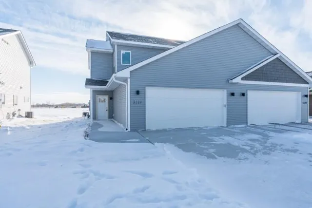$299,900 | 3131 Noble Drive, Mankato, MN 56001