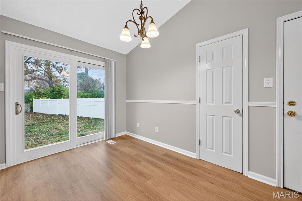 2016 Freemantle Court Florissant, MO 63031 - Photo 13 of 41