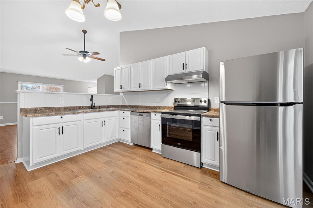 2016 Freemantle Court Florissant, MO 63031 - Photo 15 of 41