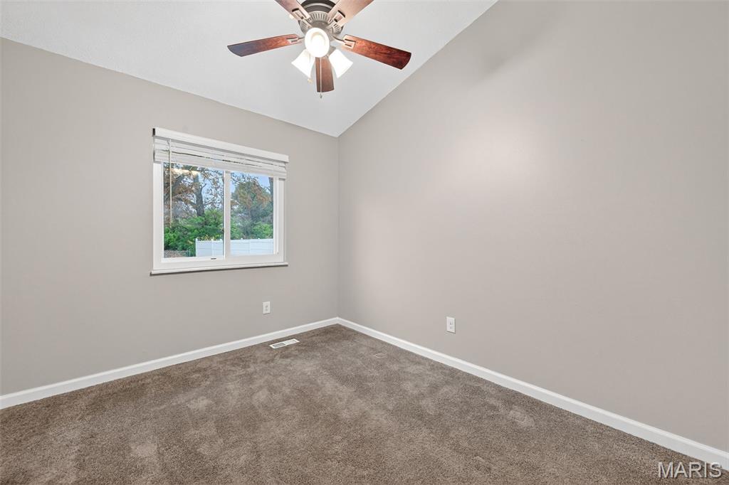 2016 Freemantle Court Florissant, MO 63031 - Photo 21 of 41