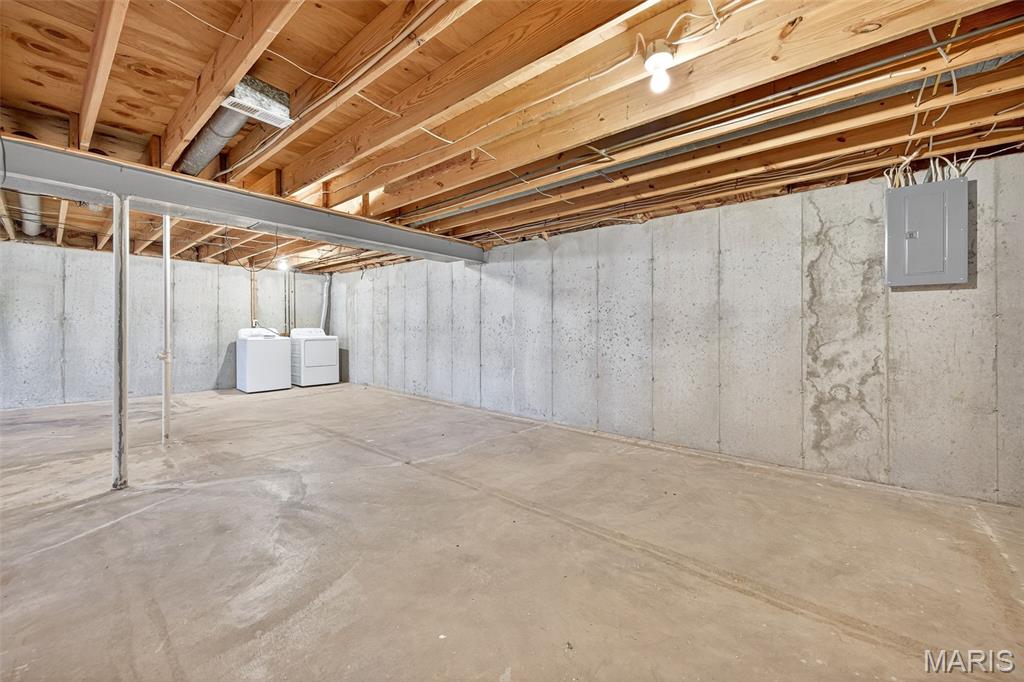 2016 Freemantle Court Florissant, MO 63031 - Photo 27 of 41