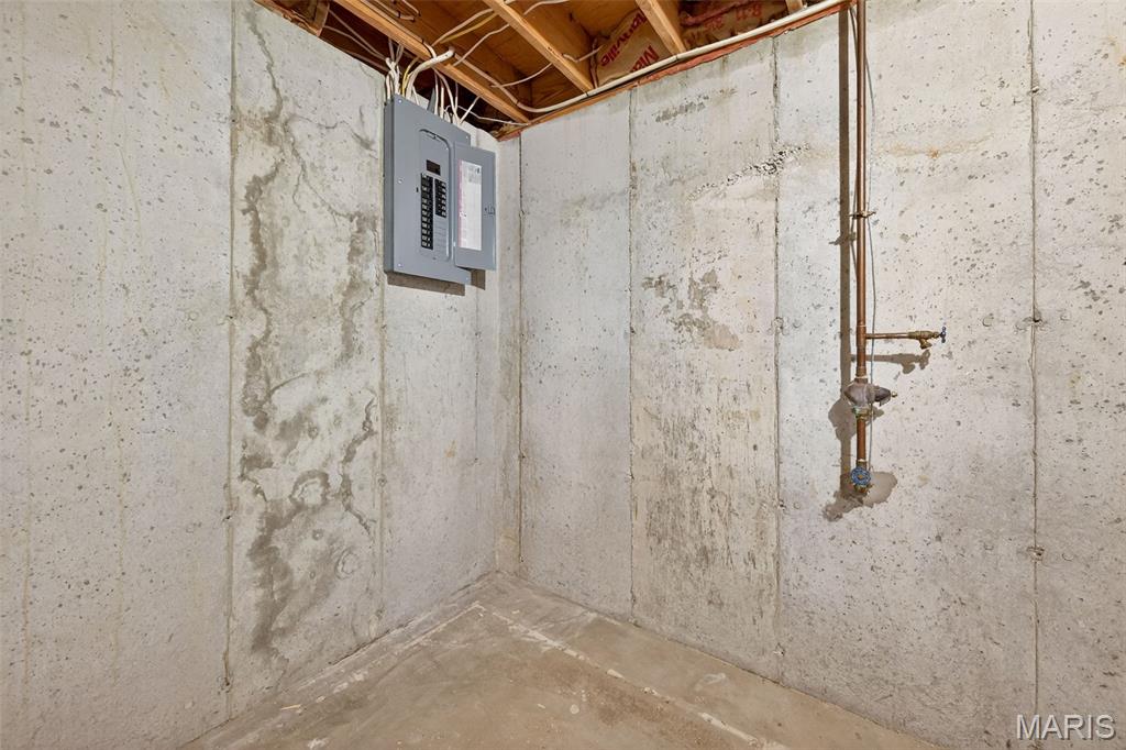 2016 Freemantle Court Florissant, MO 63031 - Photo 28 of 41