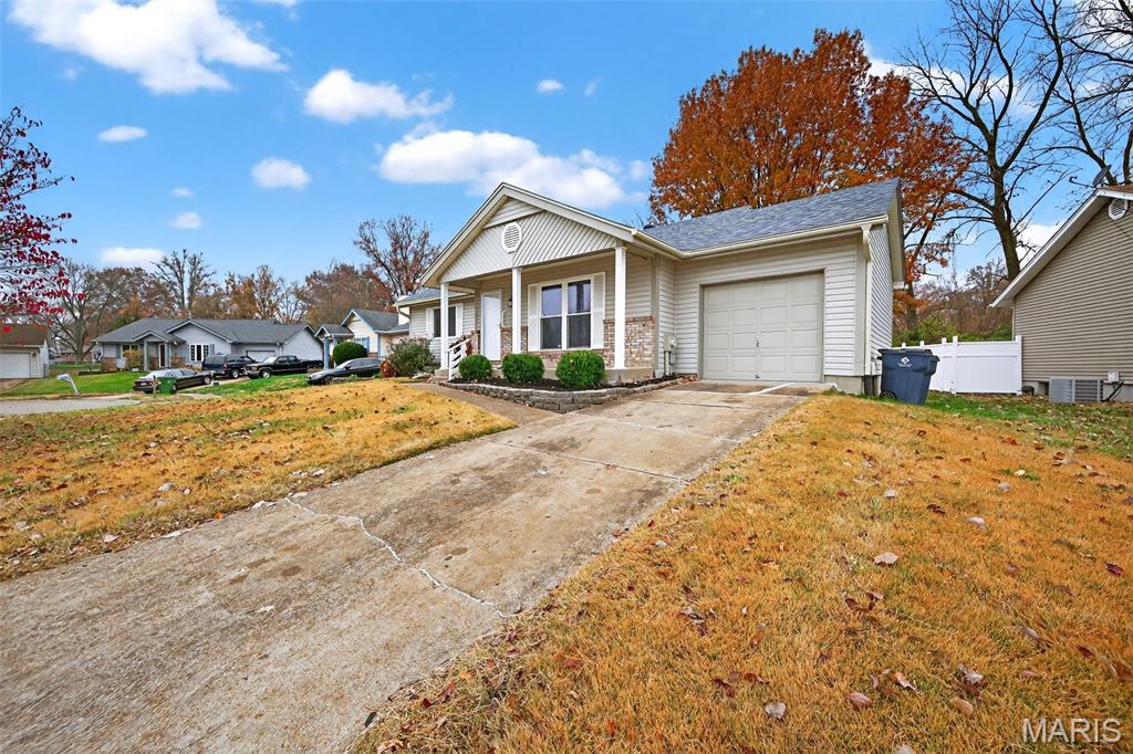 2016 Freemantle Court Florissant, MO 63031 - Photo 3 of 41