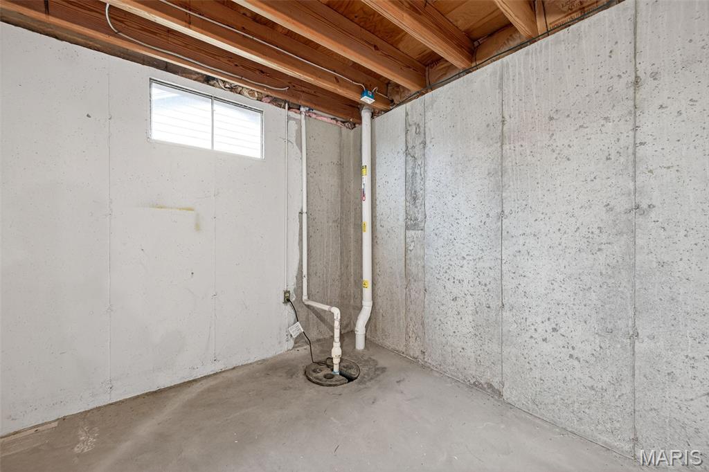 2016 Freemantle Court Florissant, MO 63031 - Photo 31 of 41