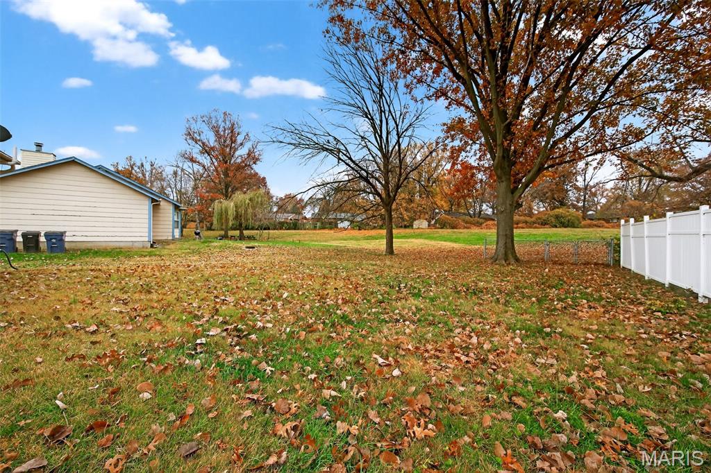 2016 Freemantle Court Florissant, MO 63031 - Photo 34 of 41