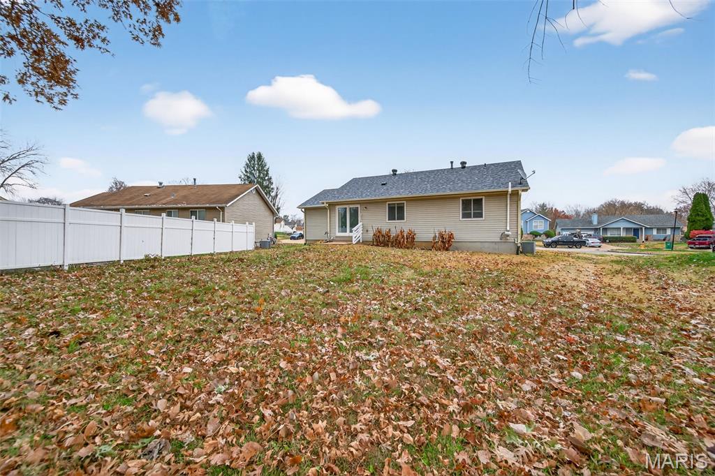 2016 Freemantle Court Florissant, MO 63031 - Photo 38 of 41