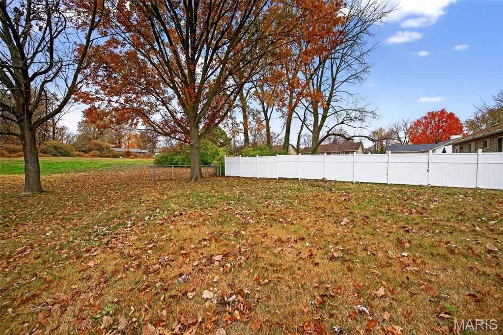 2016 Freemantle Court Florissant, MO 63031 - Photo 39 of 41