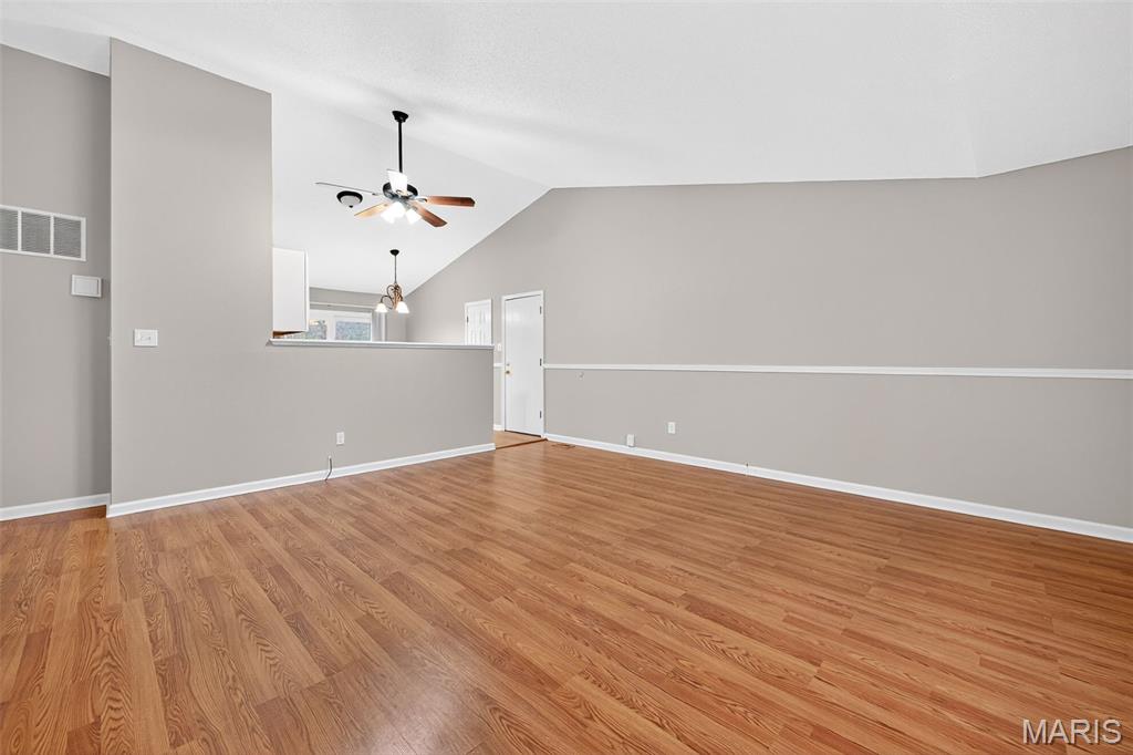 2016 Freemantle Court Florissant, MO 63031 - Photo 8 of 41