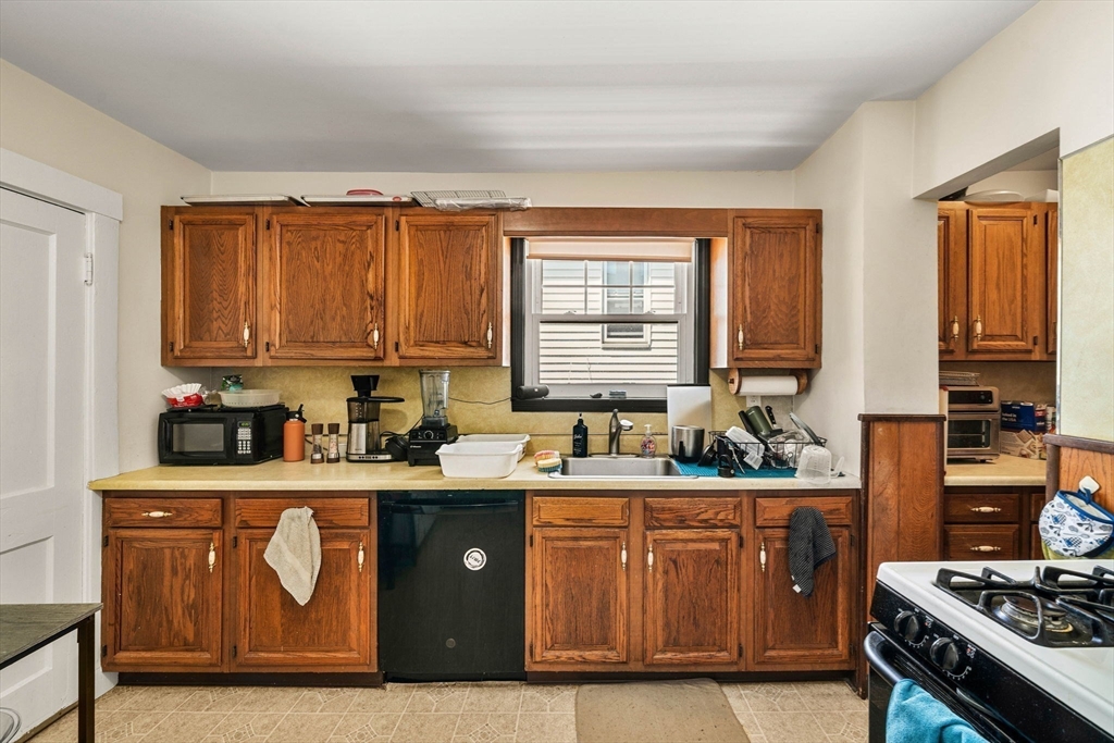 83-85 Cresthill Road Boston, MA 02135 - Photo 26 of 42