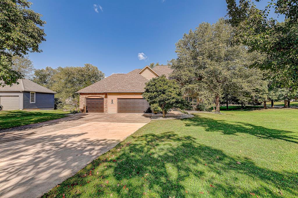 4402 Mallard Point Columbus, IN 47201 - Photo 2 of 36 Gallery Image 2