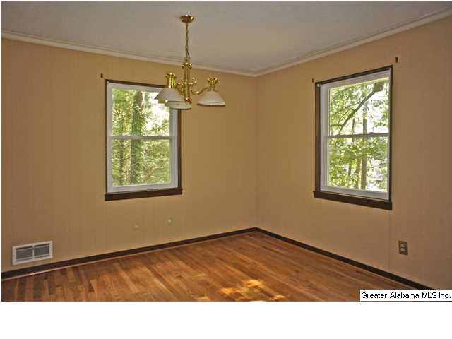 336 Sun Valley Road Birmingham, AL 35215 - Photo 3 of 32