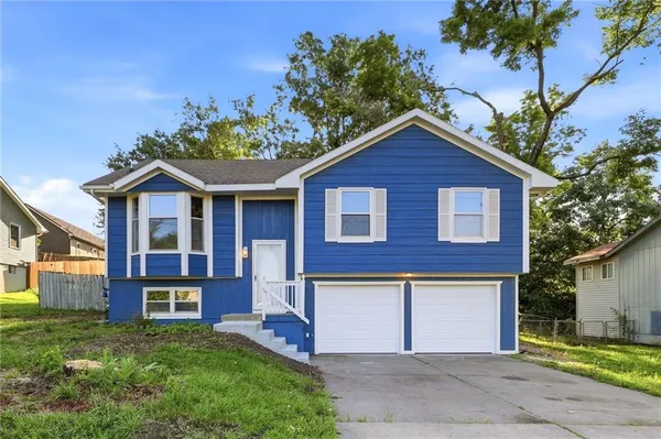$235,000 | 905 South Washington Avenue, Knob Noster, MO 65336