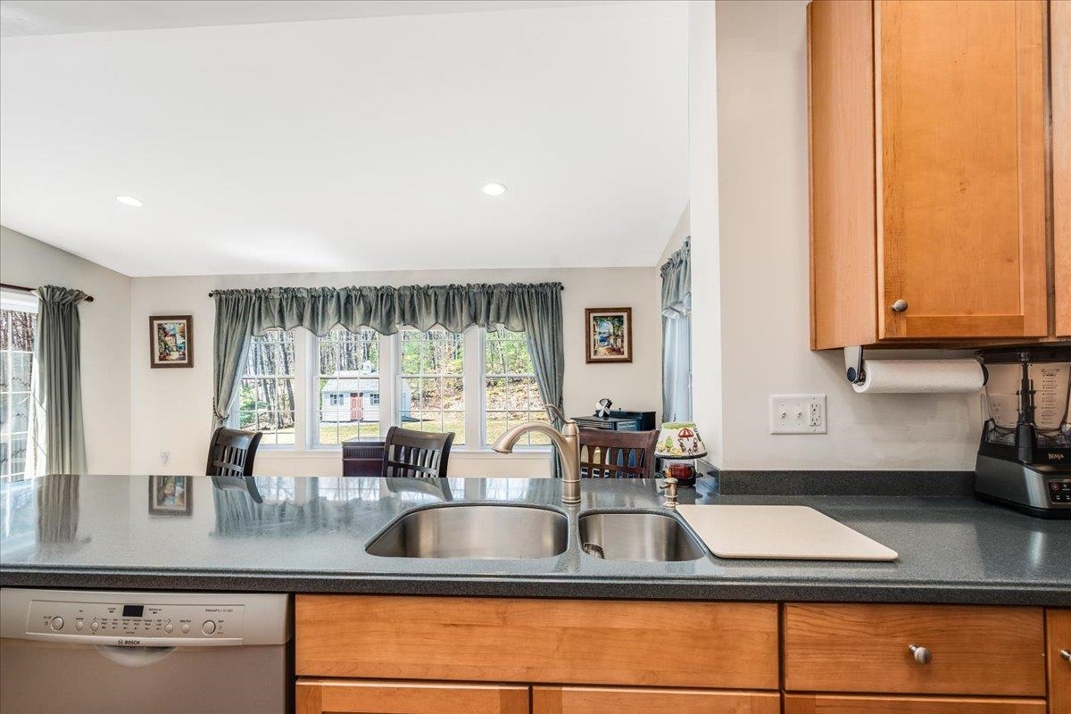 193 New Boston Road Bedford, NH 03110 - Photo 8 of 54 Gallery Image 8