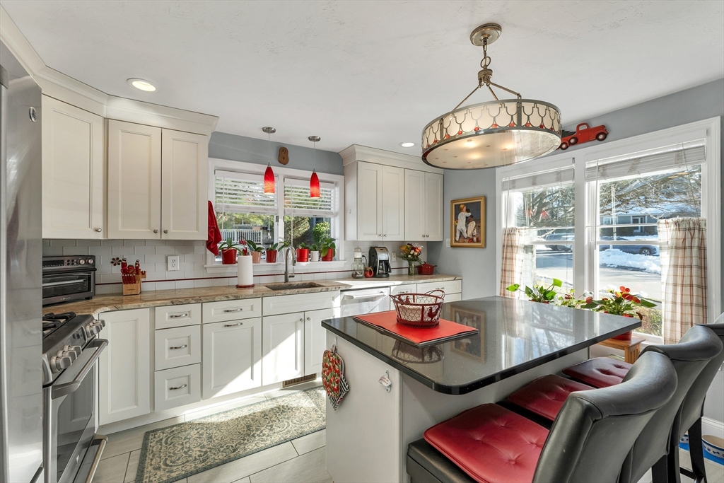 71 Hawthorne Village Road, Unit 71 Nashua, NH 03062 - Photo 12 of 42 Gallery Image 12