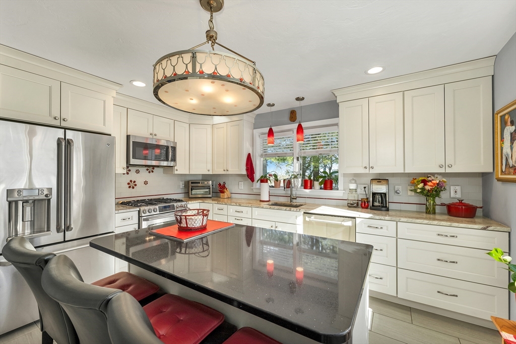 71 Hawthorne Village Road, Unit 71 Nashua, NH 03062 - Photo 13 of 42 Gallery Image 13
