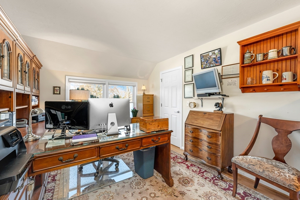 71 Hawthorne Village Road, Unit 71 Nashua, NH 03062 - Photo 16 of 42 Gallery Image 16