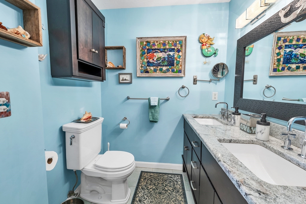 71 Hawthorne Village Road, Unit 71 Nashua, NH 03062 - Photo 17 of 42 Gallery Image 17