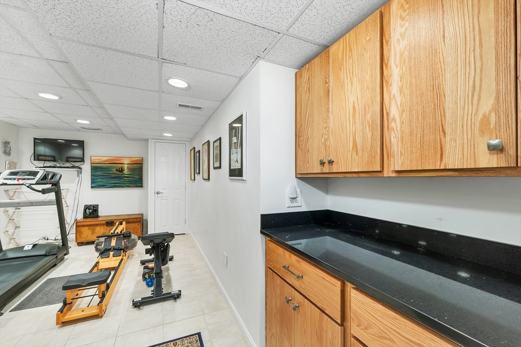 71 Hawthorne Village Road, Unit 71 Nashua, NH 03062 - Photo 34 of 42 Gallery Image 34