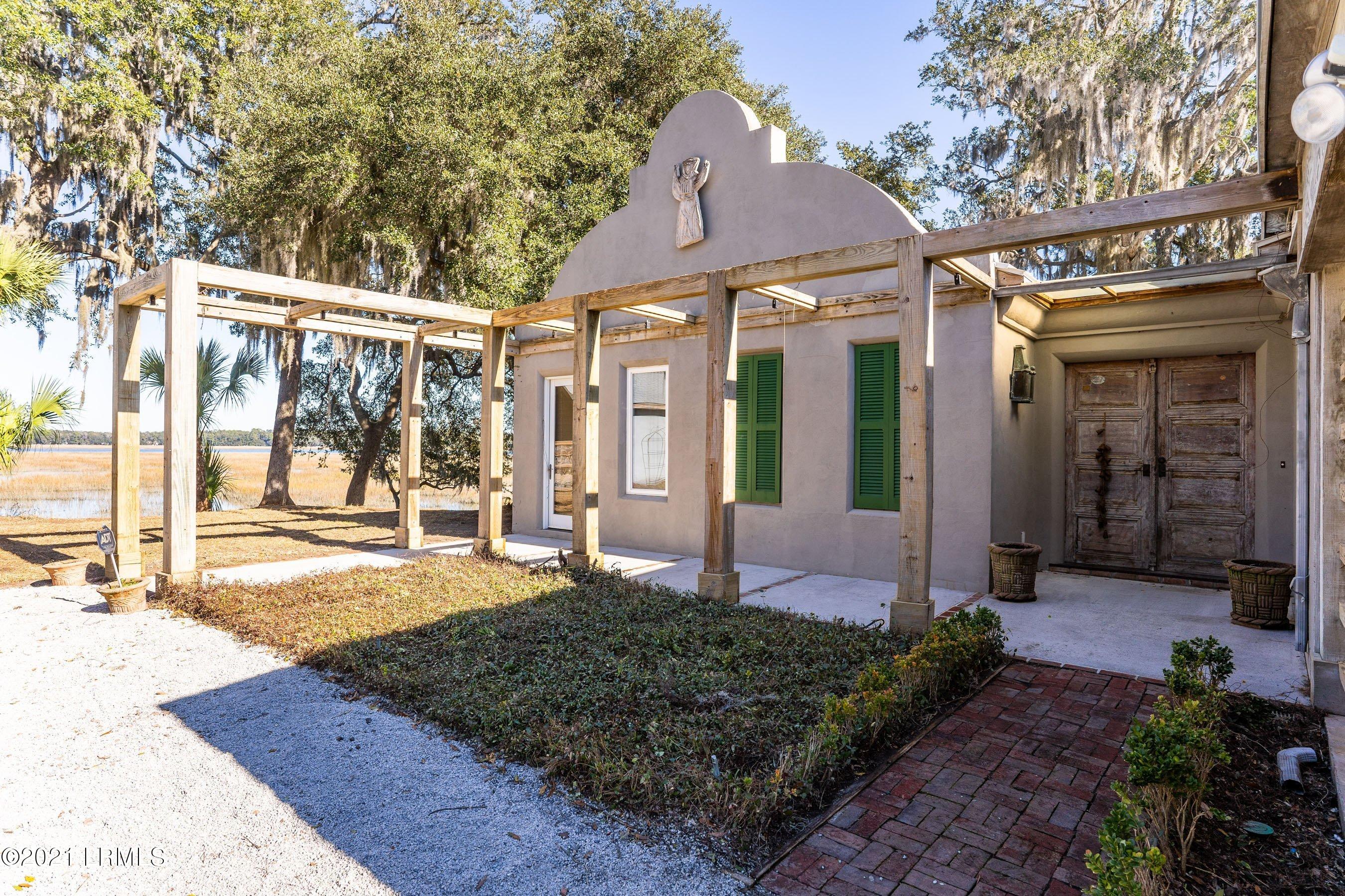 2201 Pigeon Point Road Beaufort, SC 29902 - Photo 3 of 50 DSC01679.jpg-SMALL