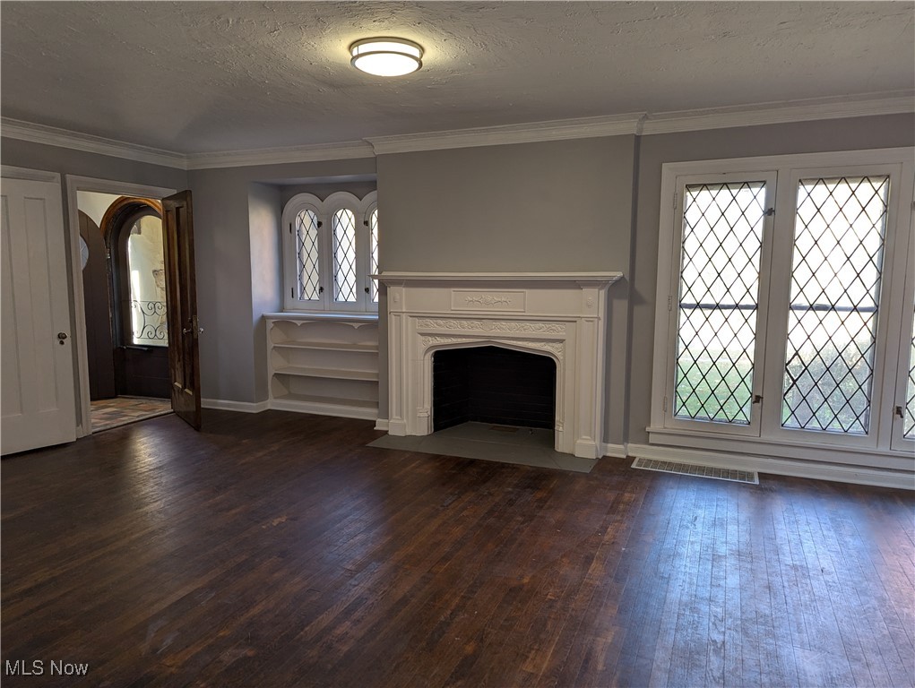18518 Newell Road Beachwood, OH 44122 - Photo 3 of 24 1st Fl Living Room